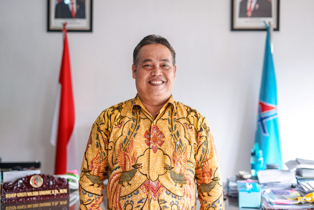 Bishop GMI Apresiasi Kinerja Fakultas Ekonomi Universitas Methodist Indonesia dalam Akreditasi